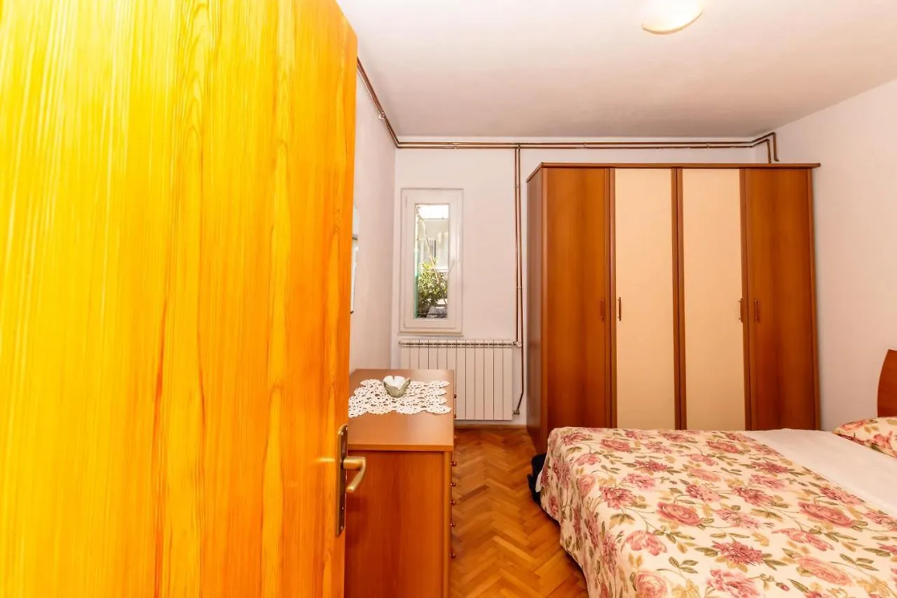 Maja 1 Apartment Kastela