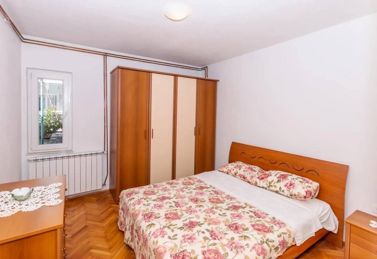Maja 1 Apartment Kastela
